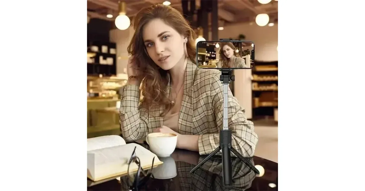חצובת סלפי מוארת R1