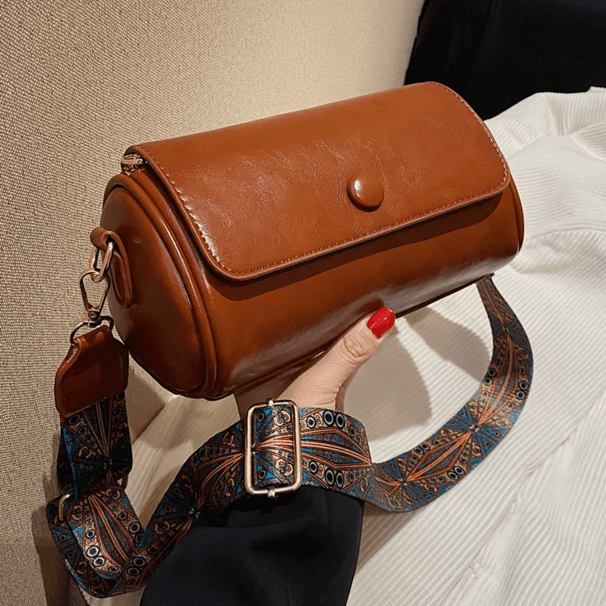 תיק כתף רטרו אופנתי לנשים עם רצועת Crossbody