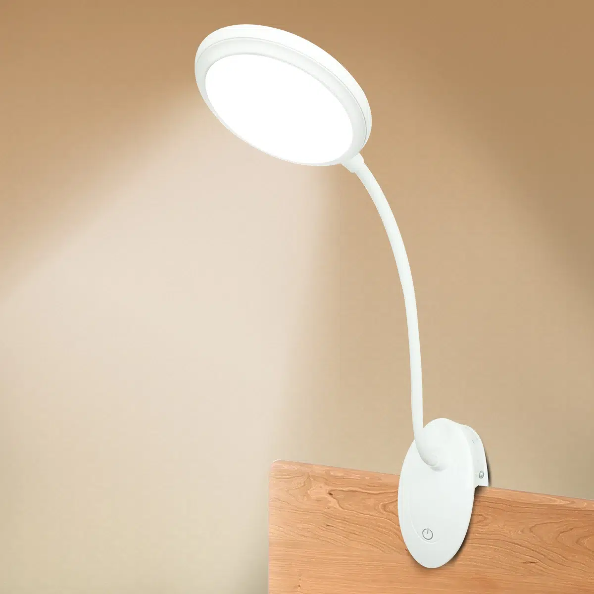 מנורת שולחן LED נטענת USB עם קליפ מתכוונן