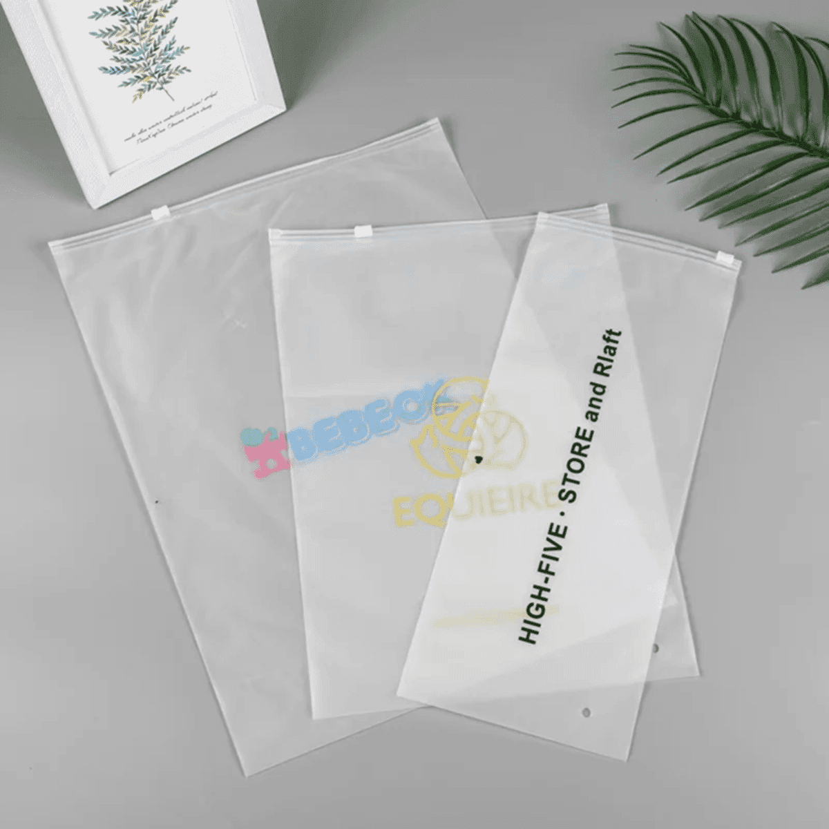 חבילת שקיות Ziplock חלביות לאריזת בגדים