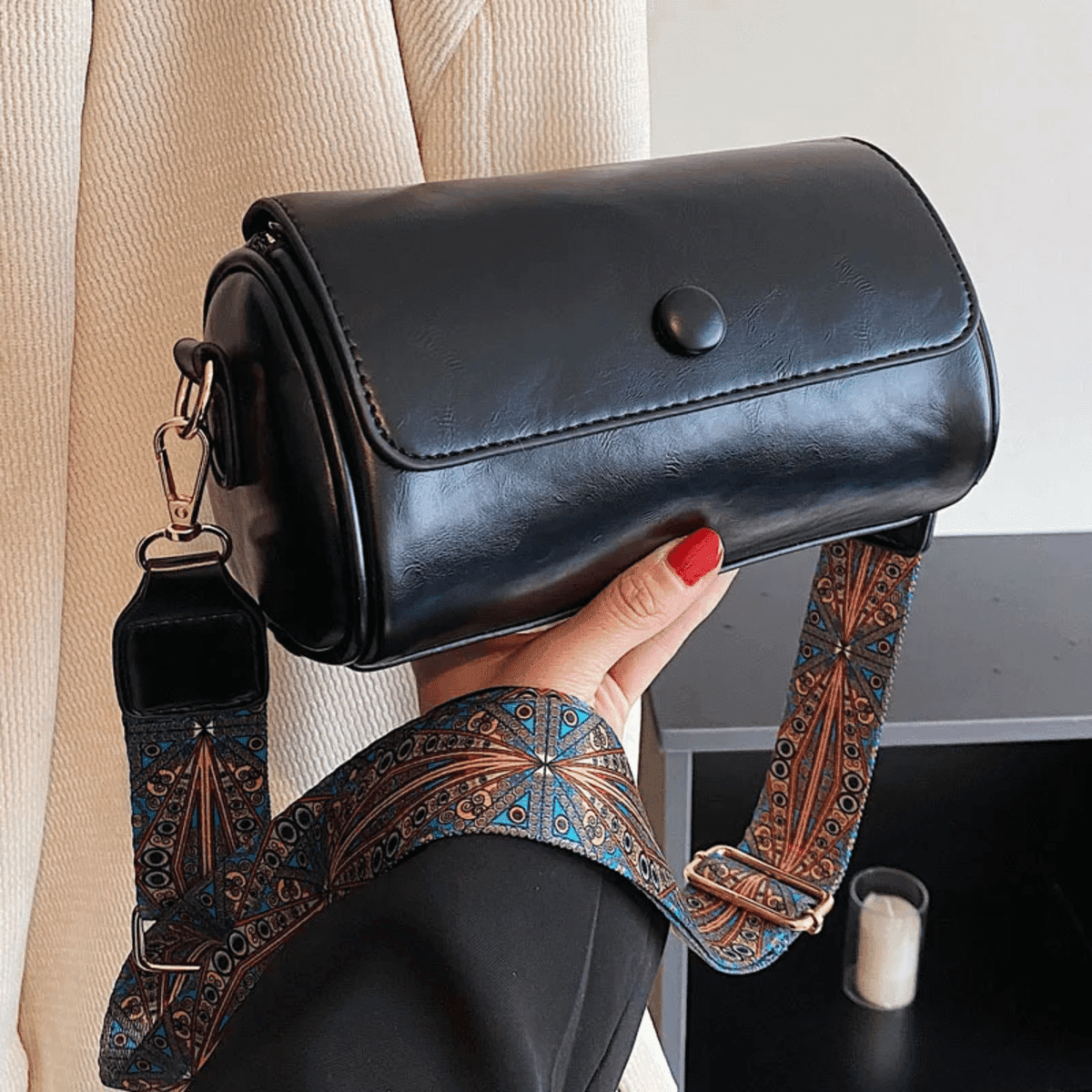 תיק כתף רטרו אופנתי לנשים עם רצועת Crossbody
