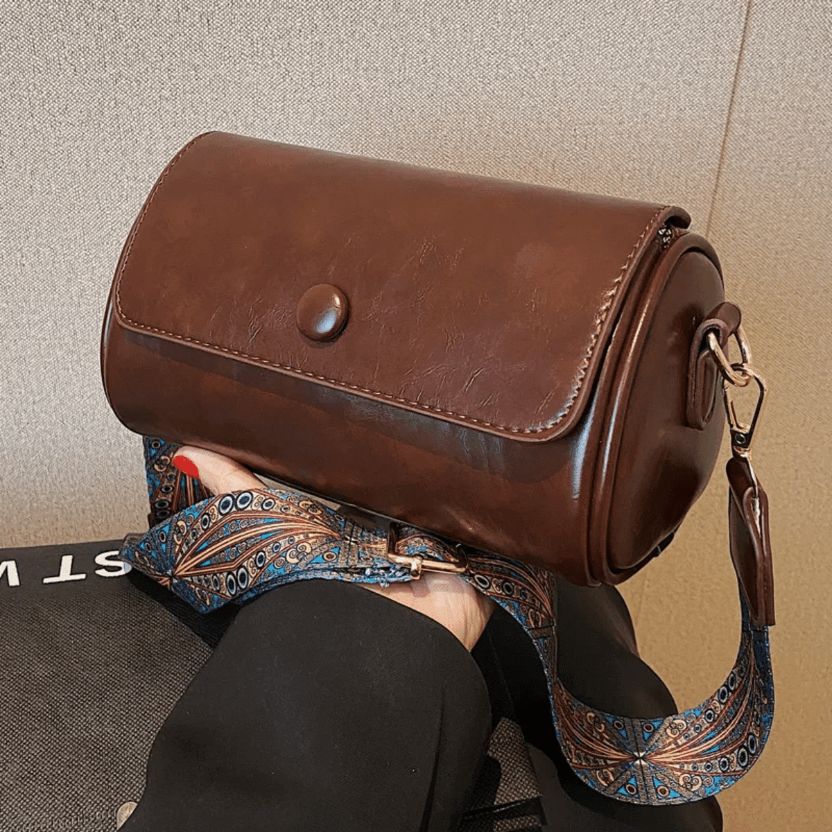 תיק כתף רטרו אופנתי לנשים עם רצועת Crossbody